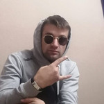 Виктор, 32