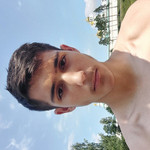 Yashar Vahdat, 21 (1 фото, 0 видео)